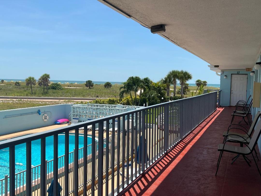 Beachside Resort Motel St. Pete Beach Eksteriør bilde