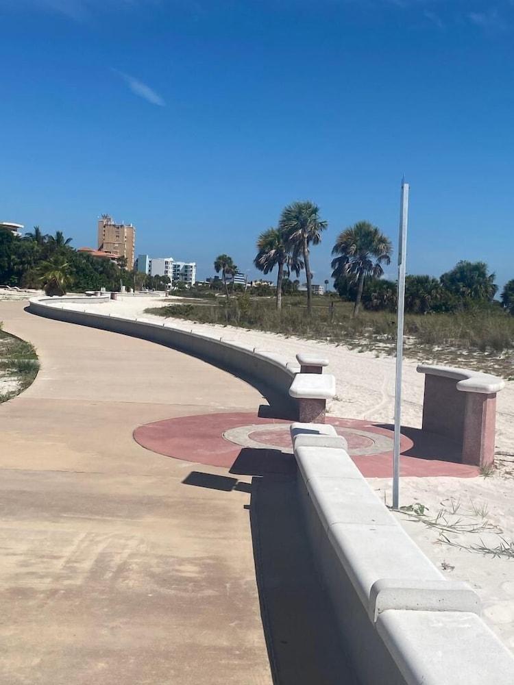 Beachside Resort Motel St. Pete Beach Eksteriør bilde